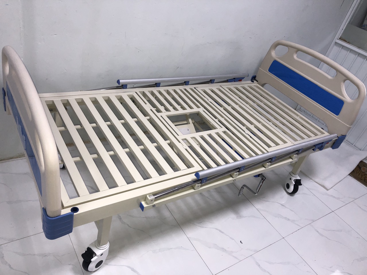 Giường bệnh nhân cho người già